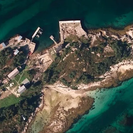 Semesteranläggning (resort) Manshausen Island Nordskot