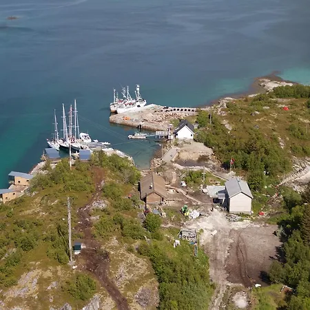 Semesteranläggning (resort) Manshausen Island *