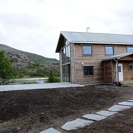 Semesteranläggning (resort) Manshausen Island